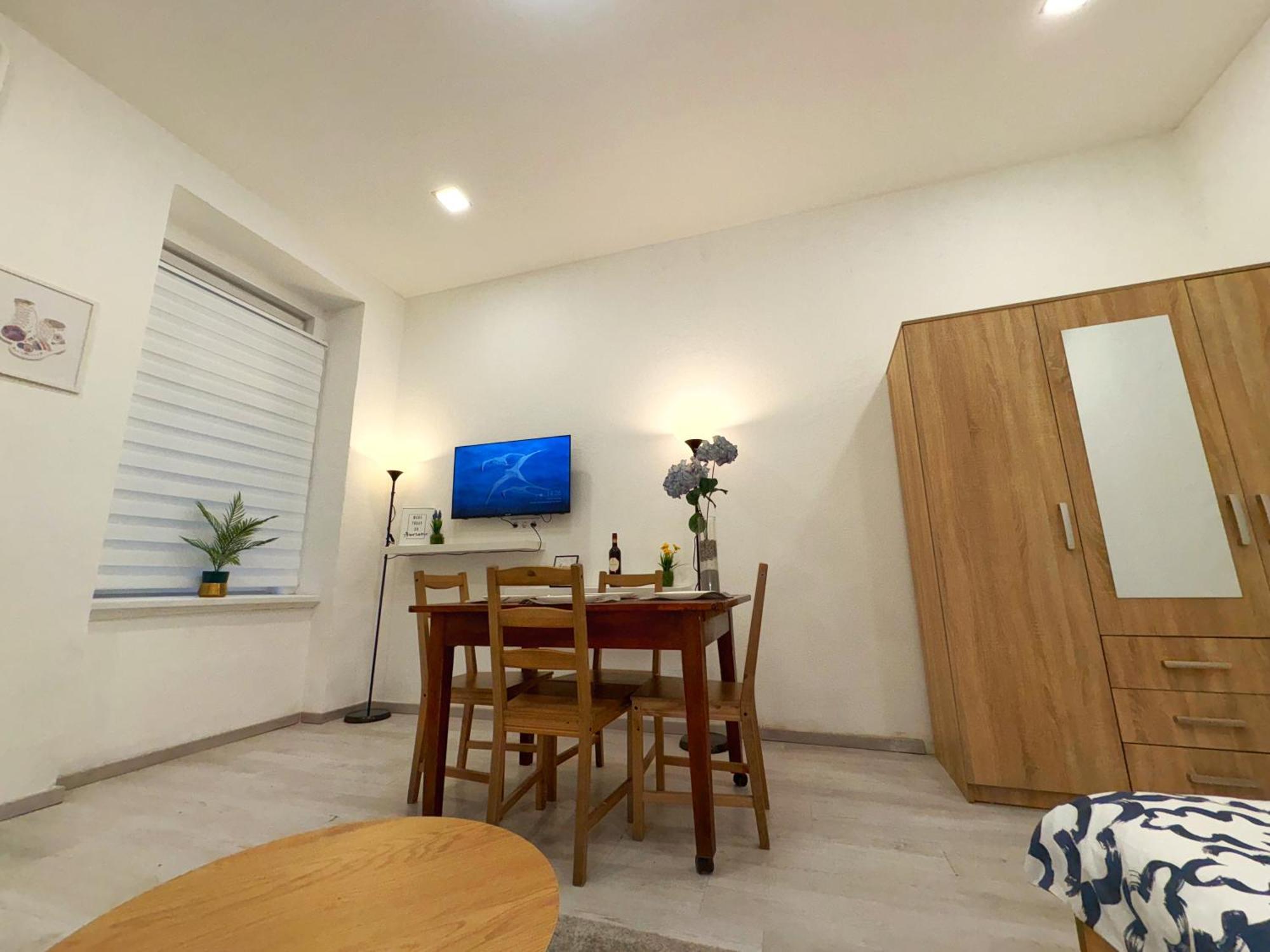 Private Apartment-7pax Apartman